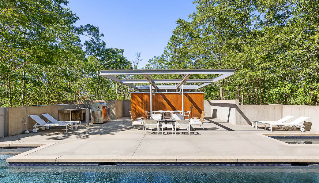 Hamptons Artist Retreat on Nearly 10 Acres