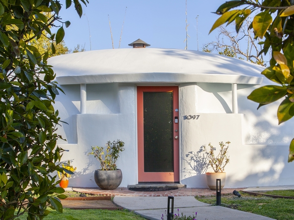 Entry to Andrew Neff Airform House