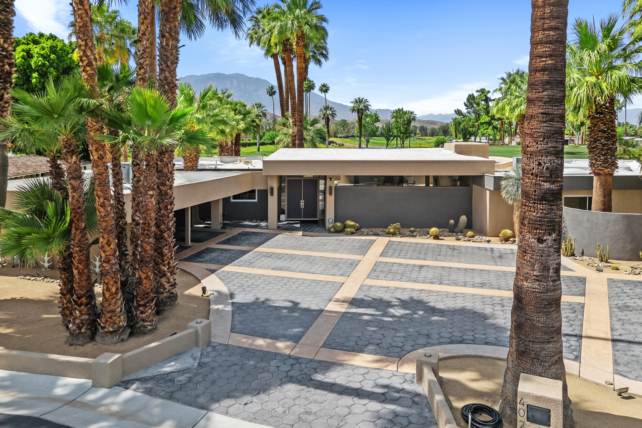 Lawrence Leroy & Jessie Oakes Residence