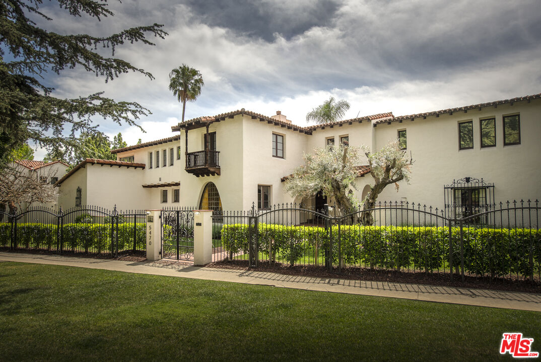 The Clifford Clinton Residence
