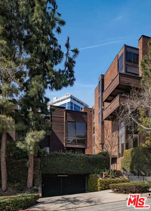 Carolwood Complex