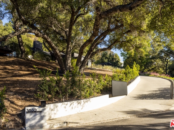 Casa 24 – Chris Salay Designer