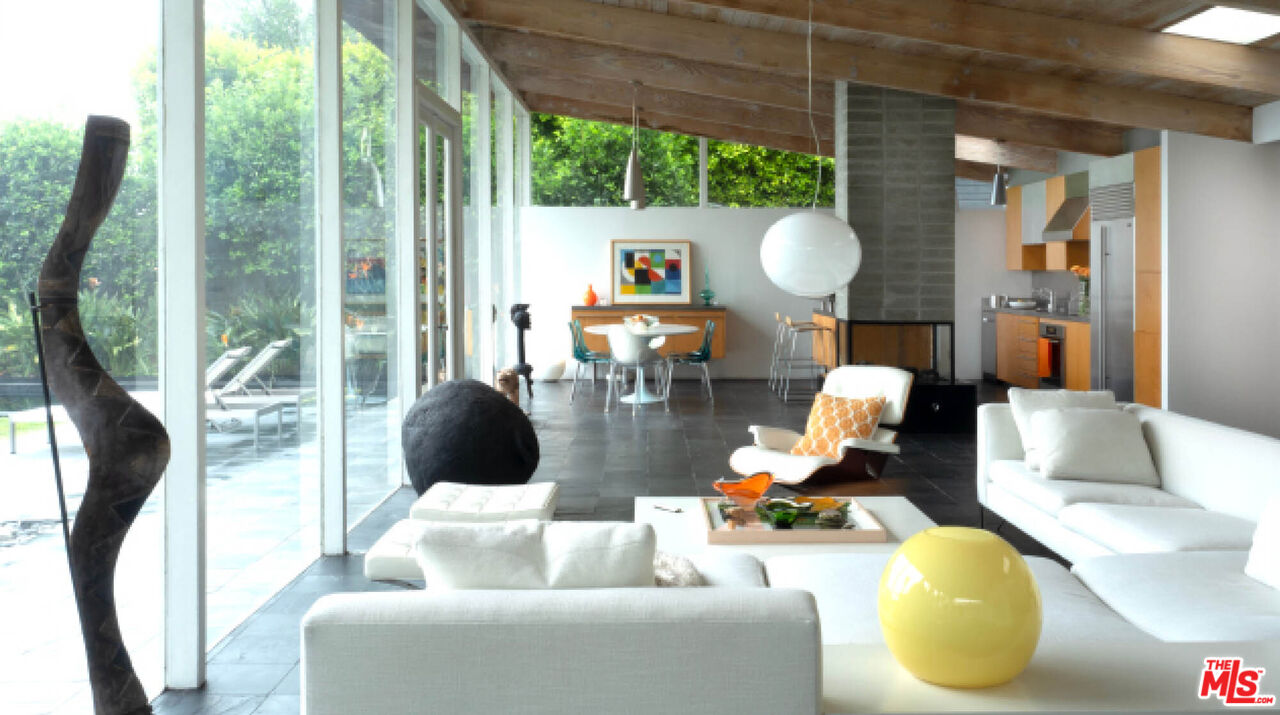 The Raymond & Muriel Hagan Residence
