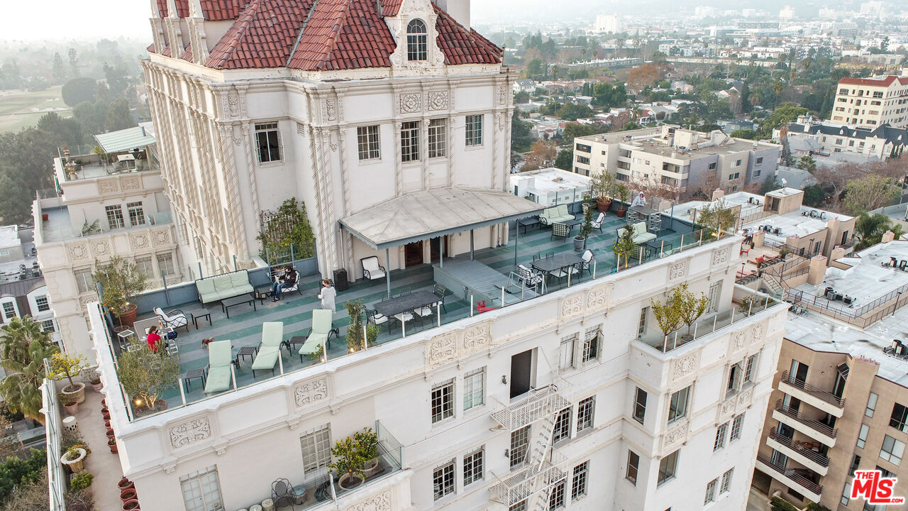 El Royale Apartments