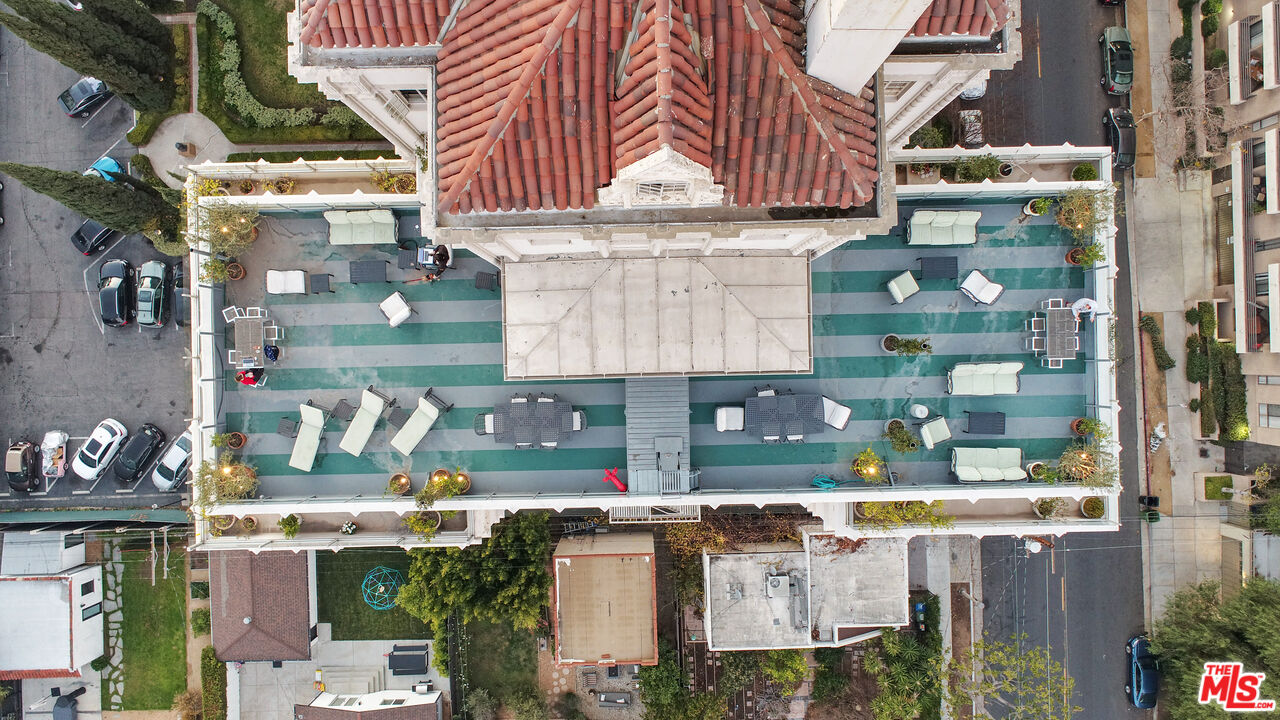 El Royale Apartments