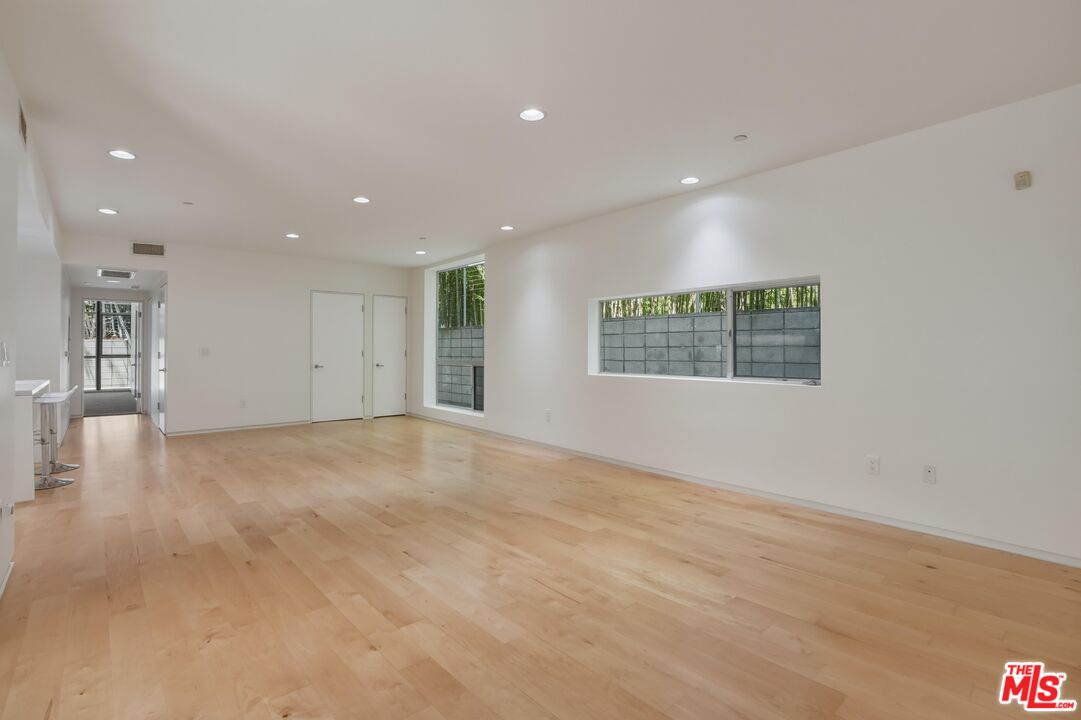 Habitat 825
