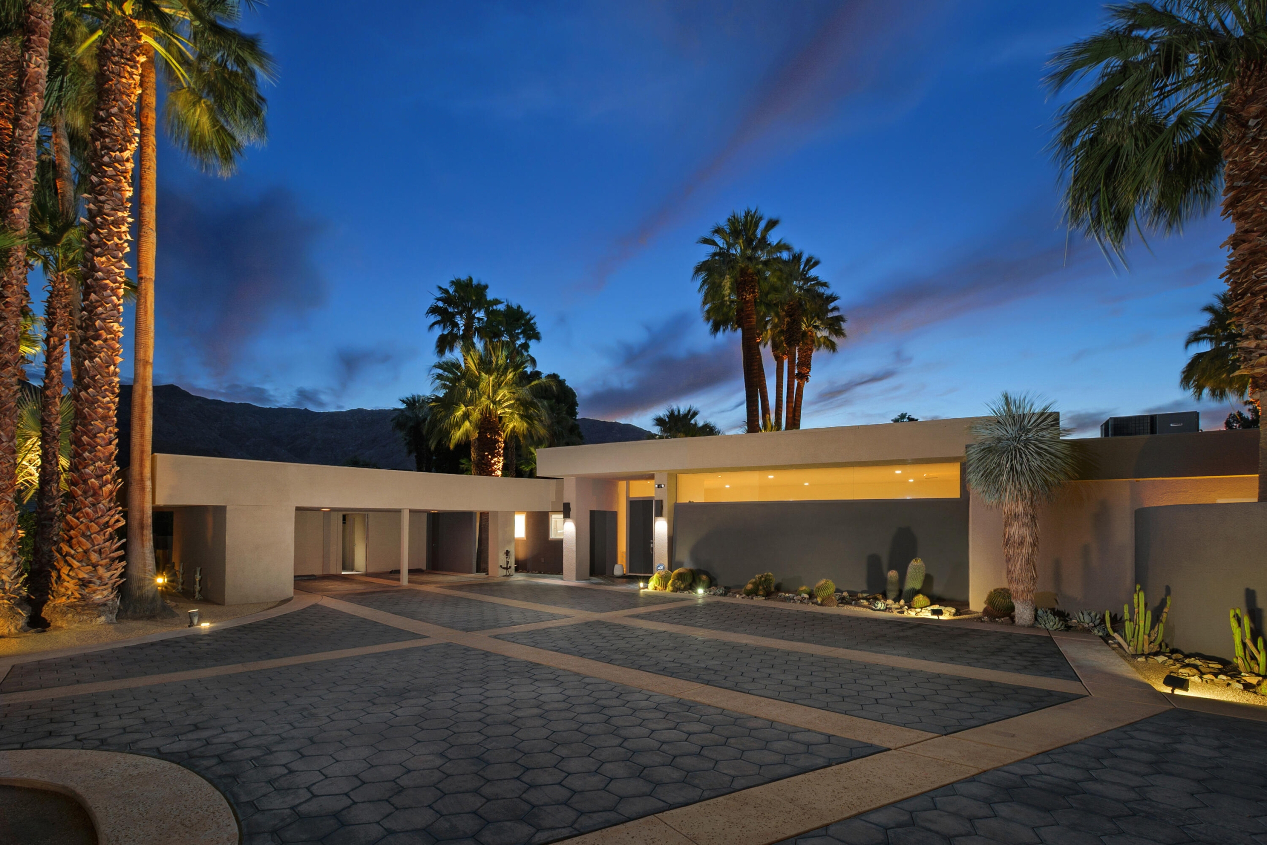 Lawrence Leroy & Jessie Oakes Residence