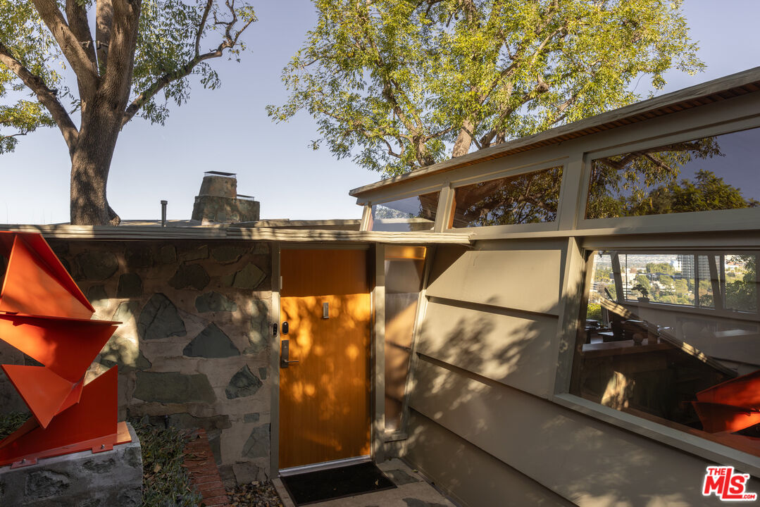 The Kallis/Sharlin House