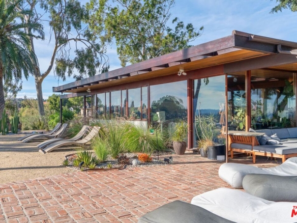 The Logar Residence