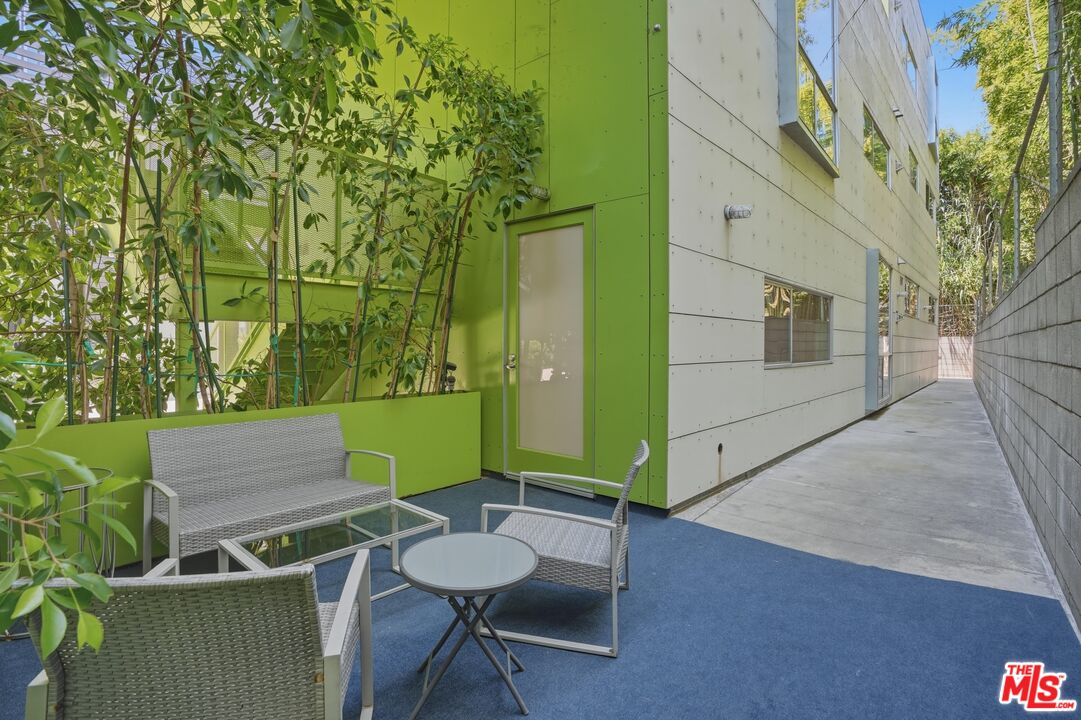 Habitat 825