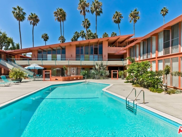 Hollywood Riviera