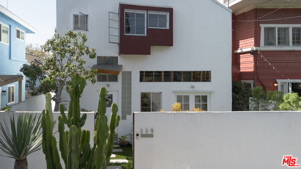 The Caplin House