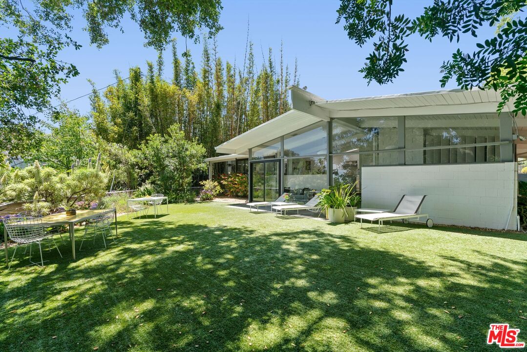 The Ernest and Shirley Goldenfeld House