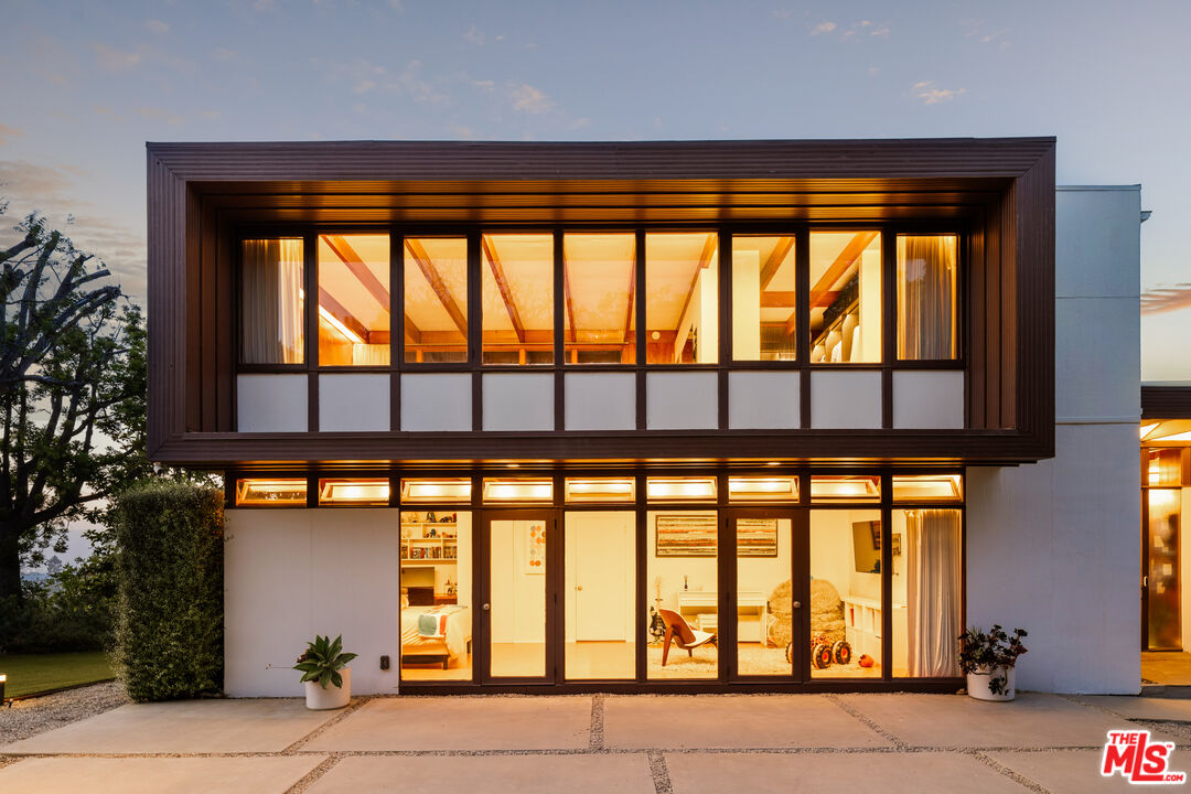 The Leonard & Betty Asher Residence