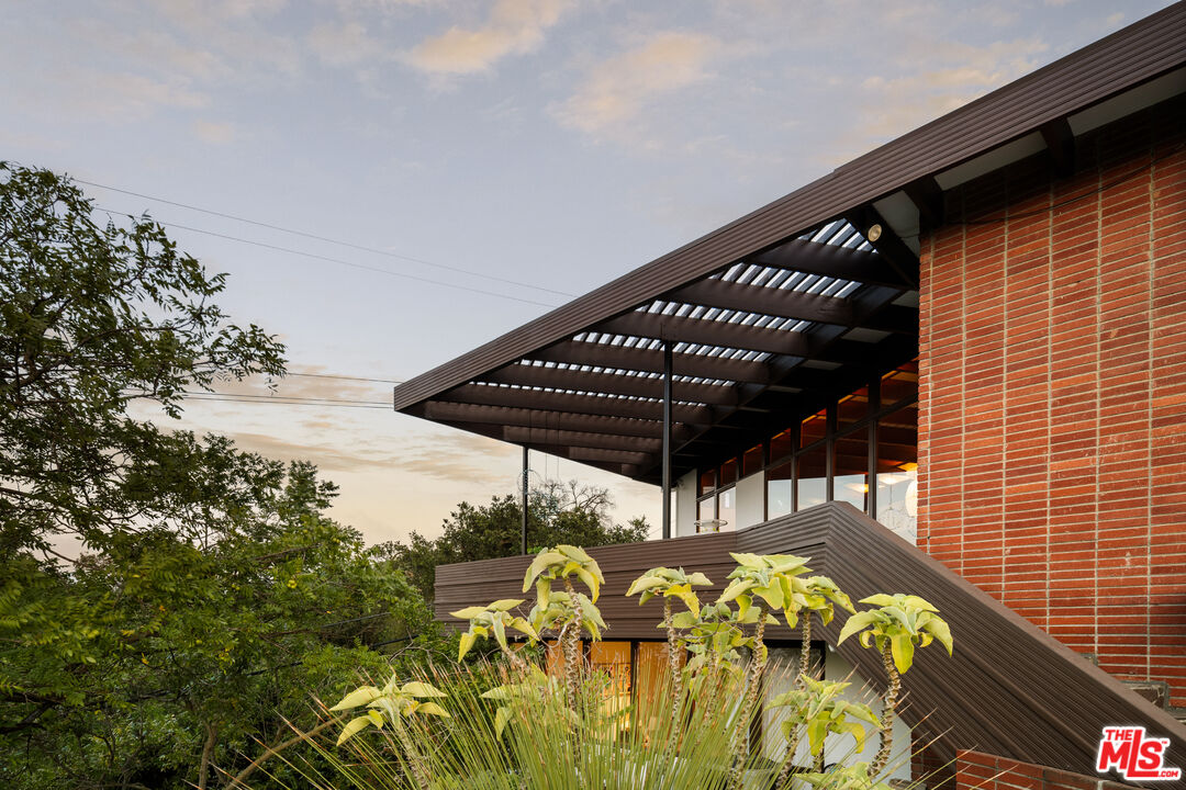 The Leonard & Betty Asher Residence