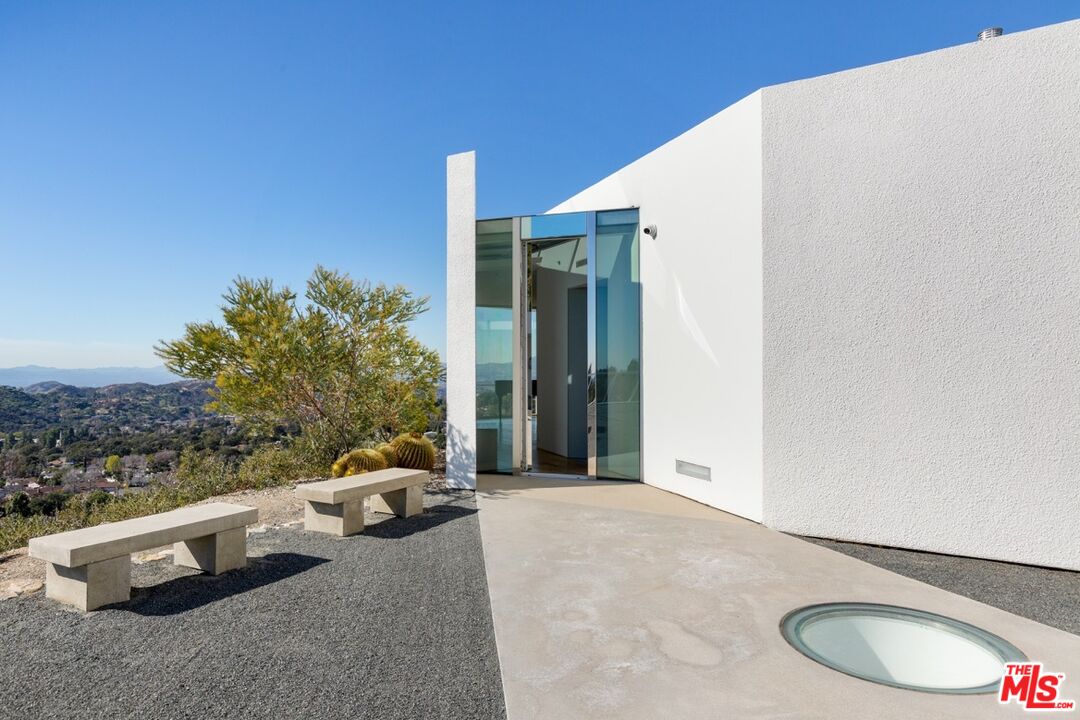 The Serulnic Residence