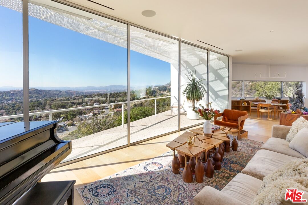 The Serulnic Residence