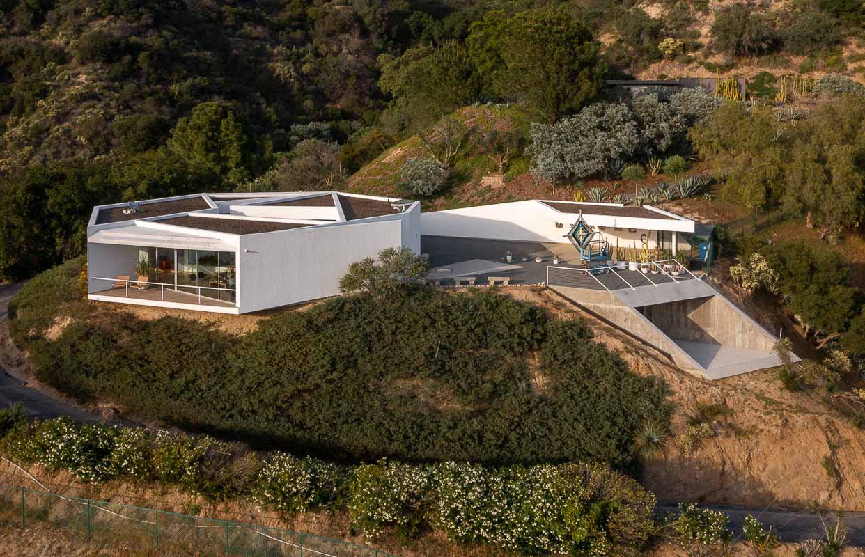 World-Class Modernist Compound, 1953, 2009