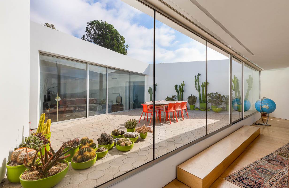 World-Class Modernist Compound, 1953, 2009