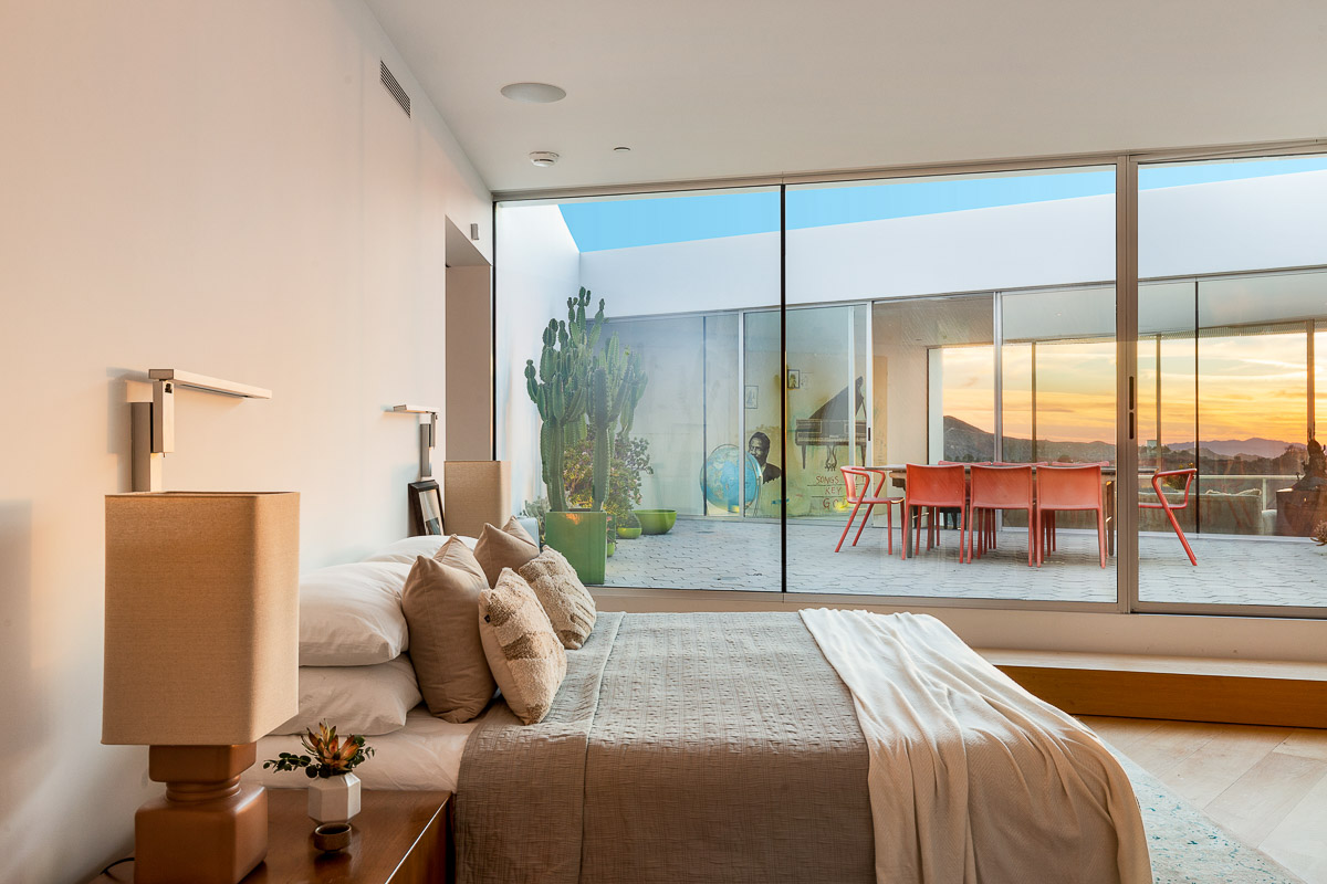 World-Class Modernist Compound, 1953, 2009
