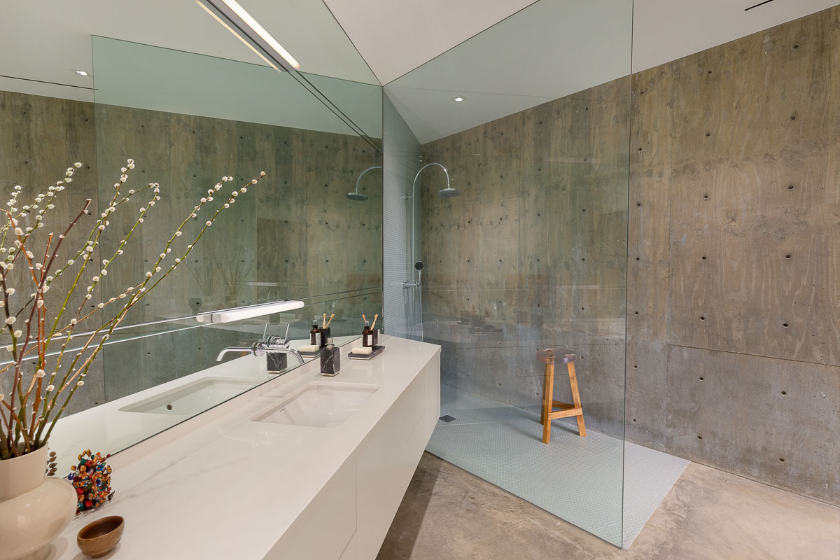 World-Class Modernist Compound, 1953, 2009