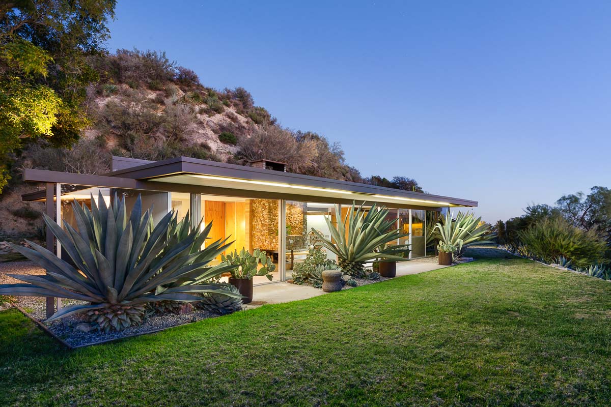 World-Class Modernist Compound, 1953, 2009