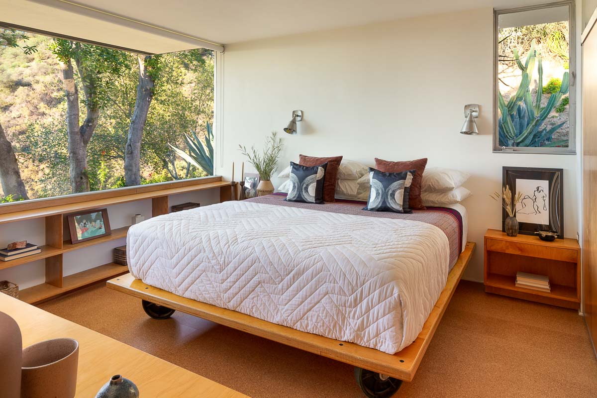 World-Class Modernist Compound, 1953, 2009
