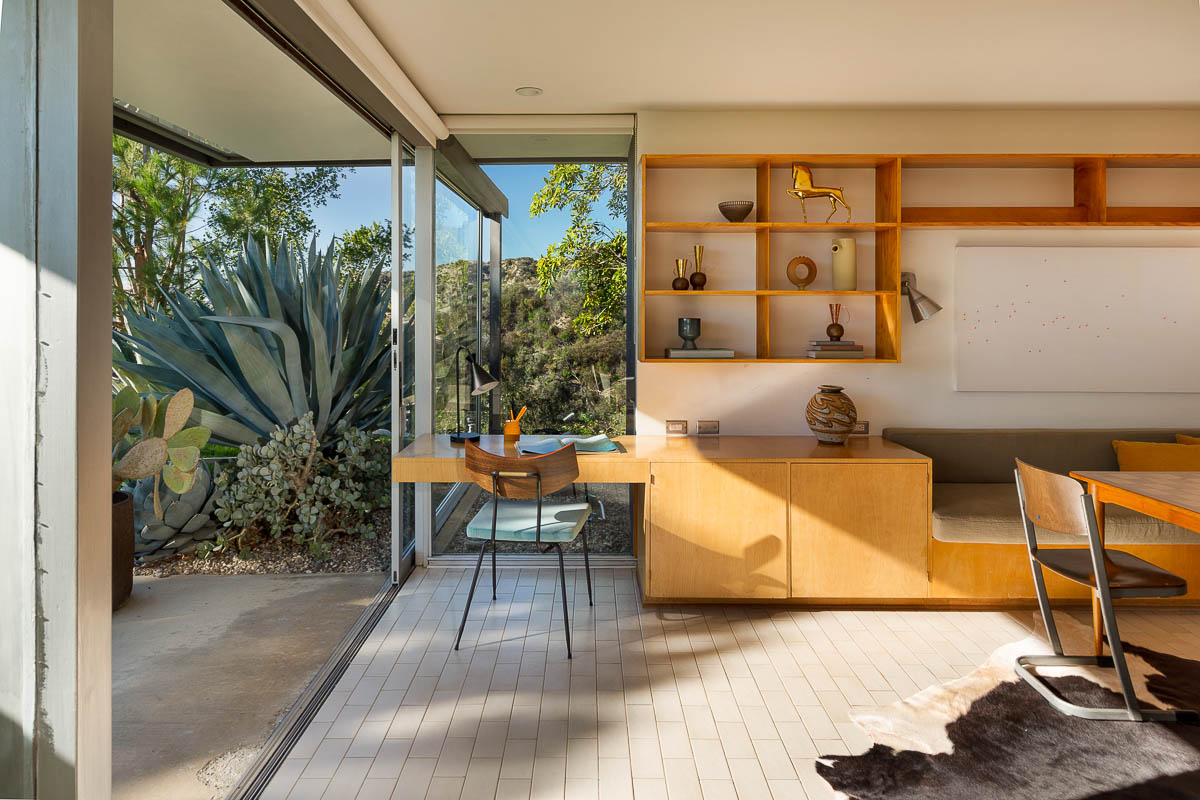 World-Class Modernist Compound, 1953, 2009