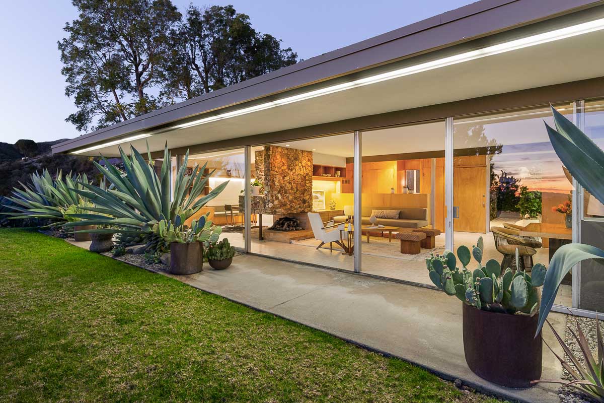 World-Class Modernist Compound, 1953, 2009