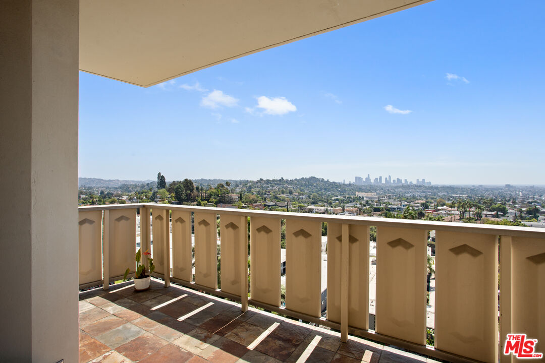 The Los Feliz Towers
